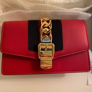 Gucci Mini Sylvie Chain Bag red